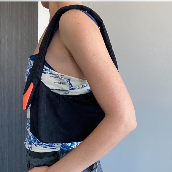 Baggu Swan Black Small Shoulder Bag - Picture 1 of 5
